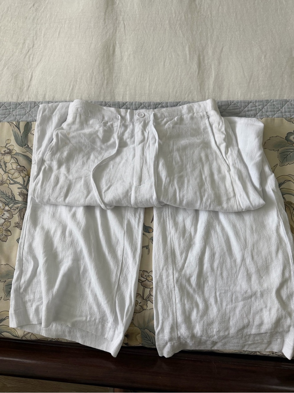 Z Supply White Flat Front Cotton Pants. New with Tags. Never worn.